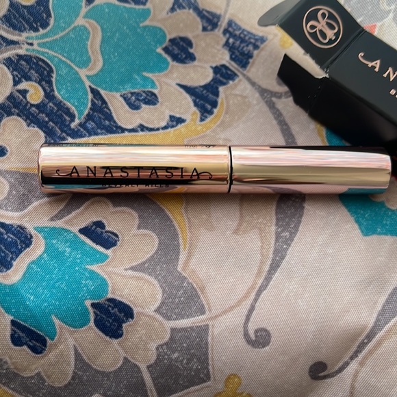 Anastasia Beverly Hills clear brow gel - Picture 2 of 2